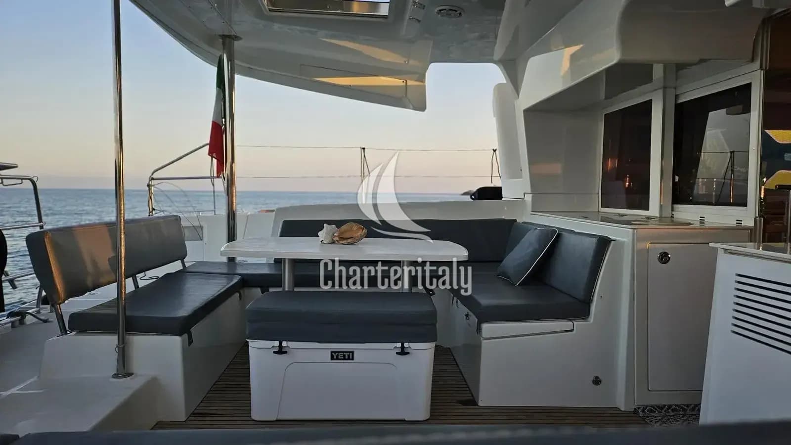 Lagoon 450 Fly - Corona Borealis - 10
