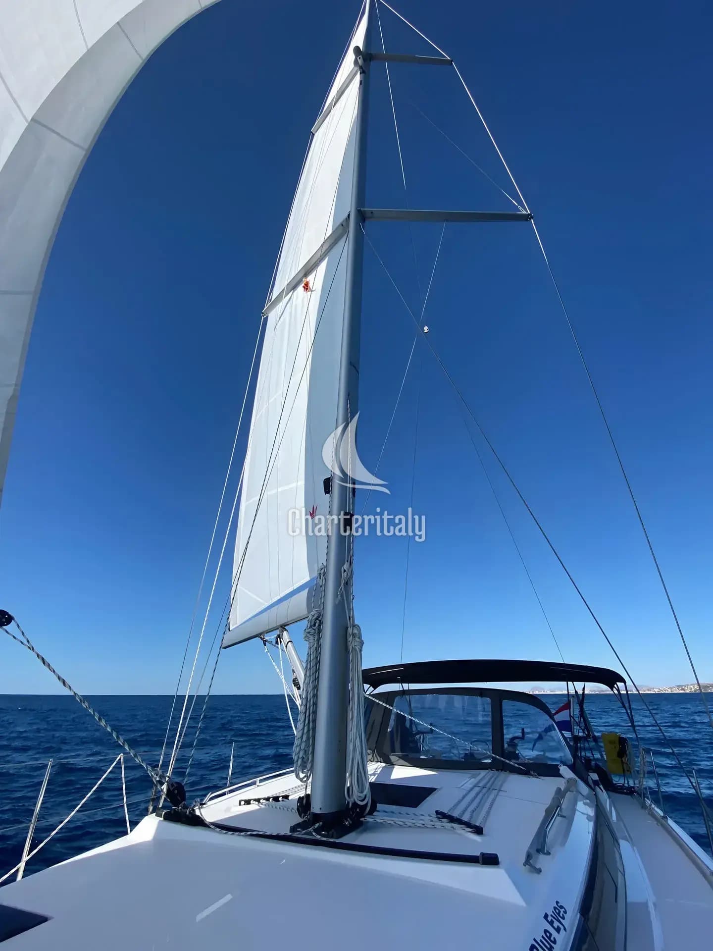 Bavaria C42 - Blue Eyes - 4